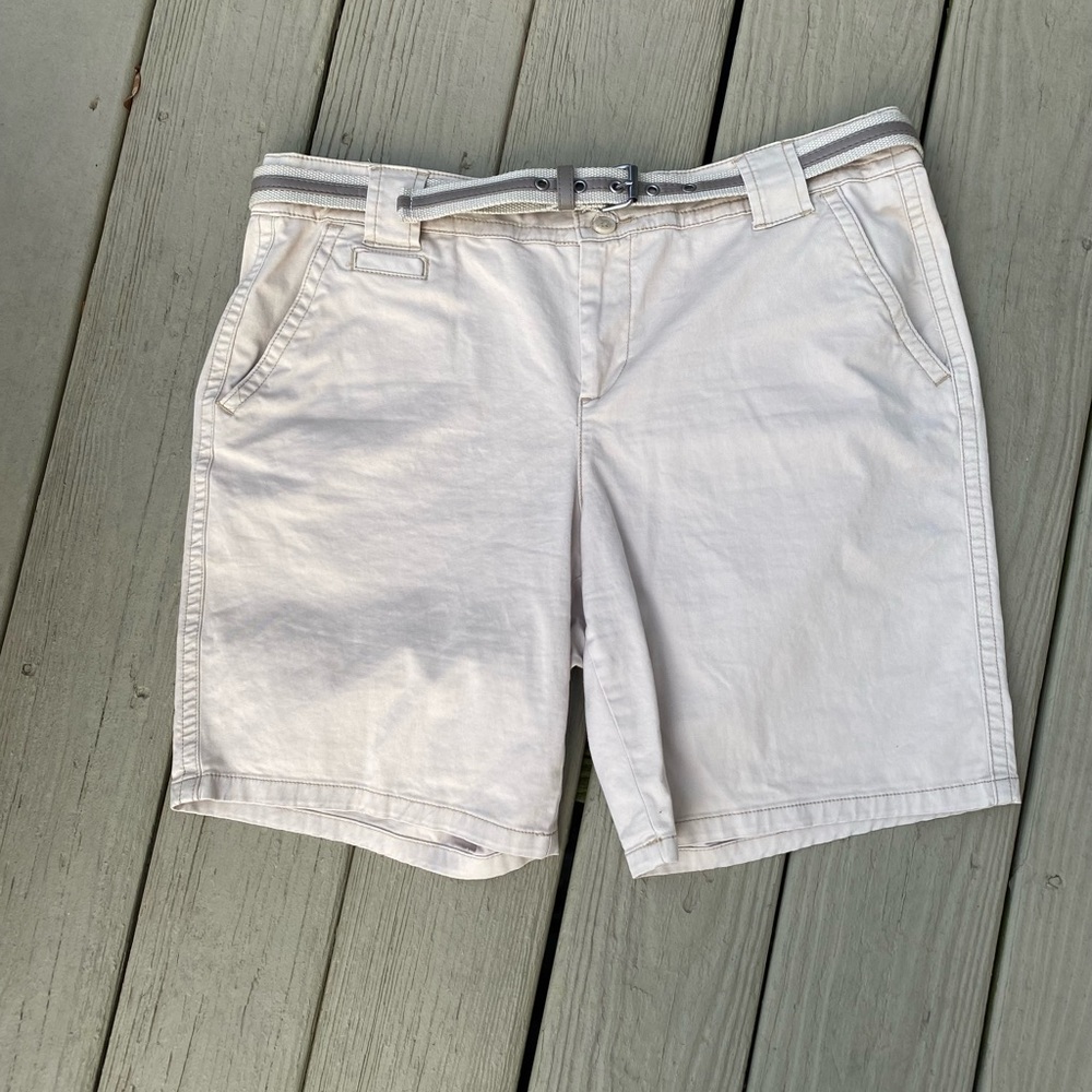 St. John Bay - Woman’s khaki chino high waist short with canvas belt, Size: 14P